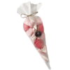 Søte marshmallows i pose, ulike former som jordbær og nostalgiske striper